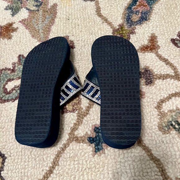 🟨 Yellow Box ~ Navy Bling Sandals - Picture 4 of 4